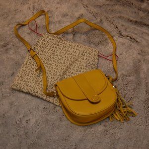Isaac Mizrahi Pebbled Leather Xbody in Yellow